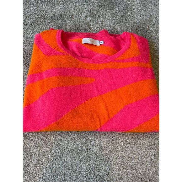 Nearly NEW 100% Cashmere magenta leopard sweater, Med $250 C38 - Picture 5 of 7